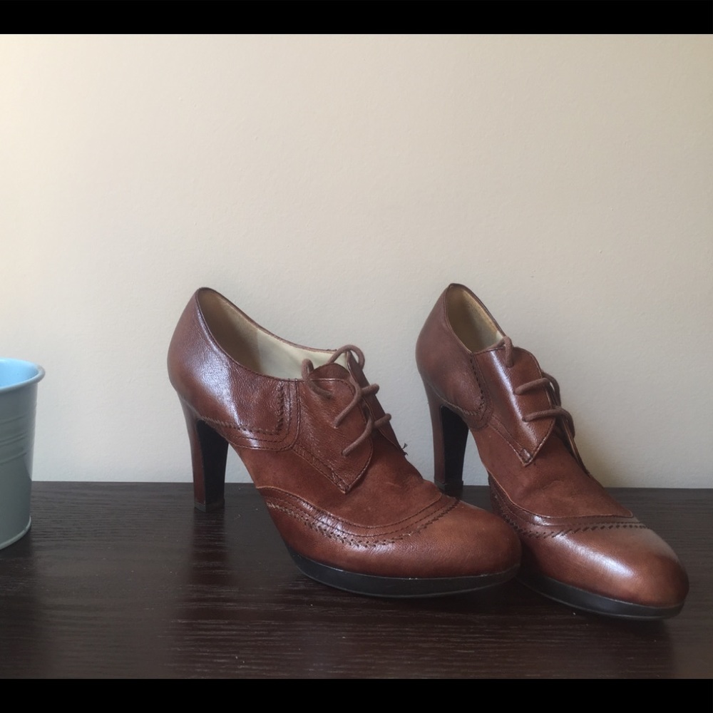 Brown leather oxford boots!